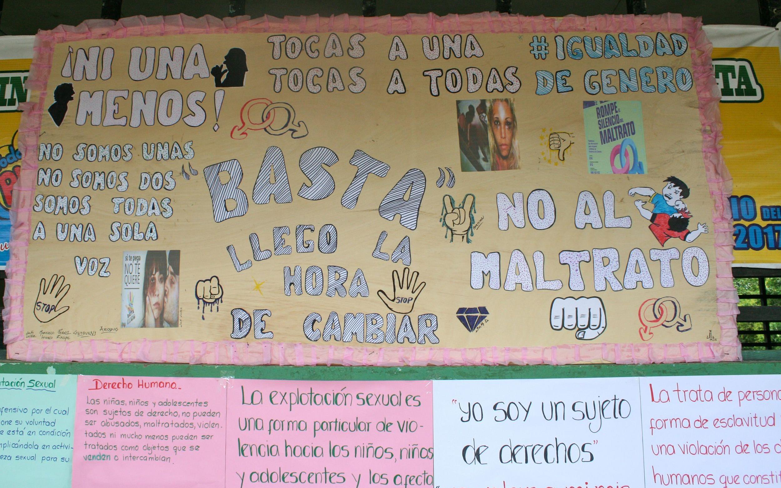 Reportage "Kinderhandel in Peru: Gemeinsam gegen Trata"; Foto: Von Kindern gemaltes Plakat gegen Missbrauch (Quelle: Jürgen Schübelin / Kindernothilfe)