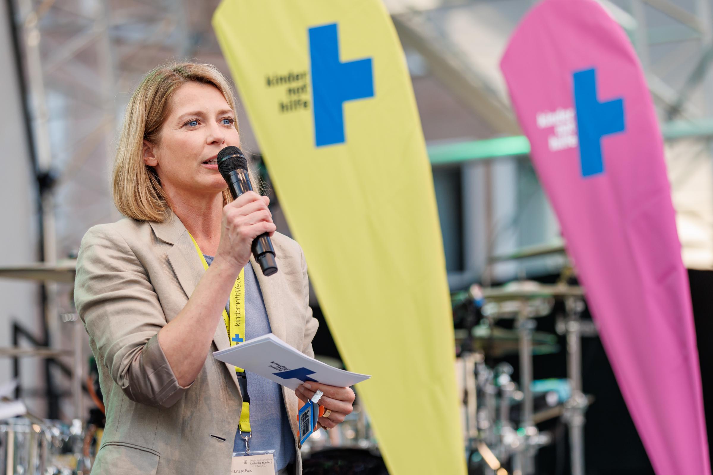 Valerie Niehaus beim Evangelischen Kirchentag Nürnberg - Kindernothilfe Valerie Niehaus beim Evangelischen Kirchentag Nürnberg (Quelle: Kindernothilfe)