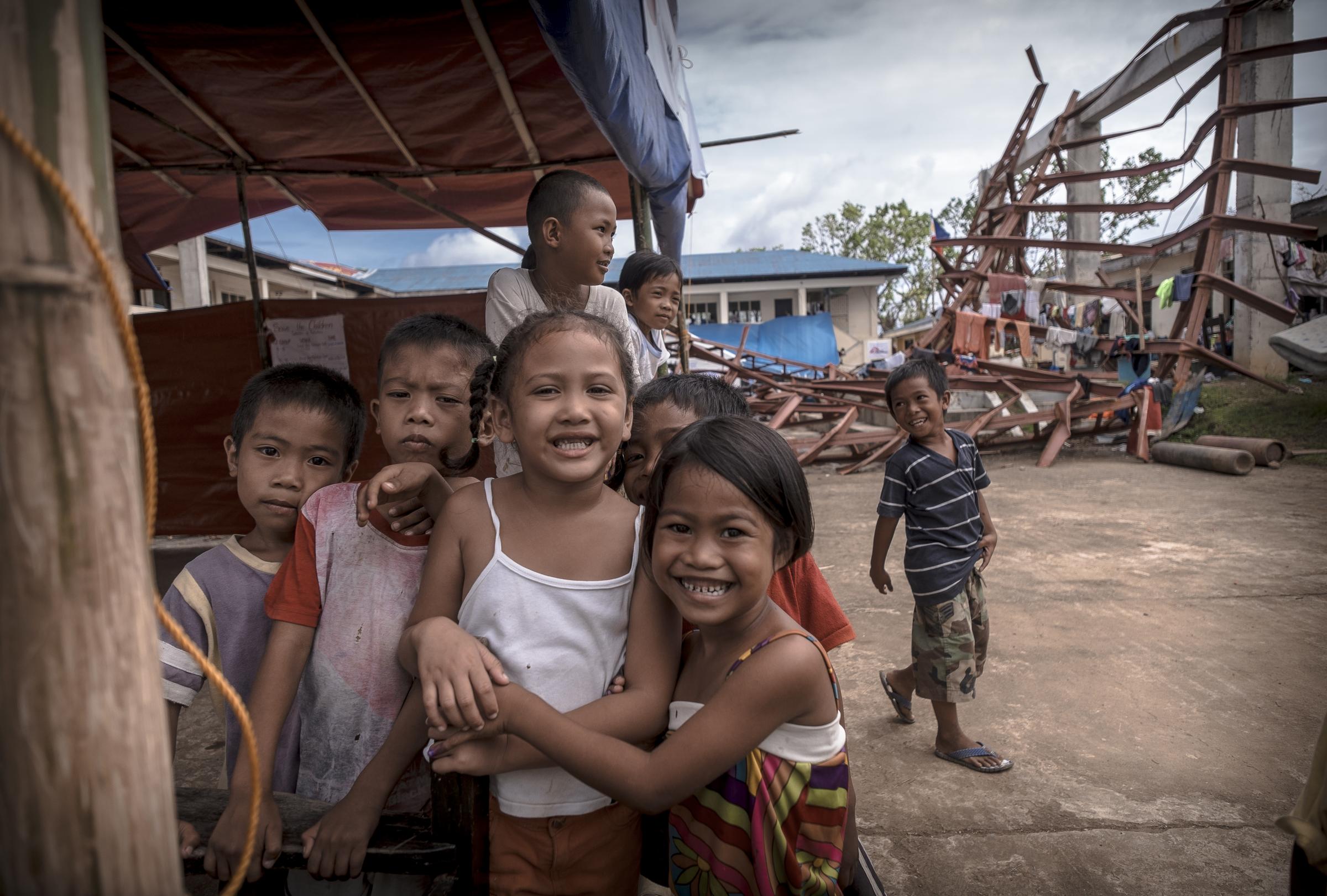 Lachende Kindergruppe (Quelle: Jakob Studnar) Lachende Kindergruppe (Quelle: Jakob Studnar)