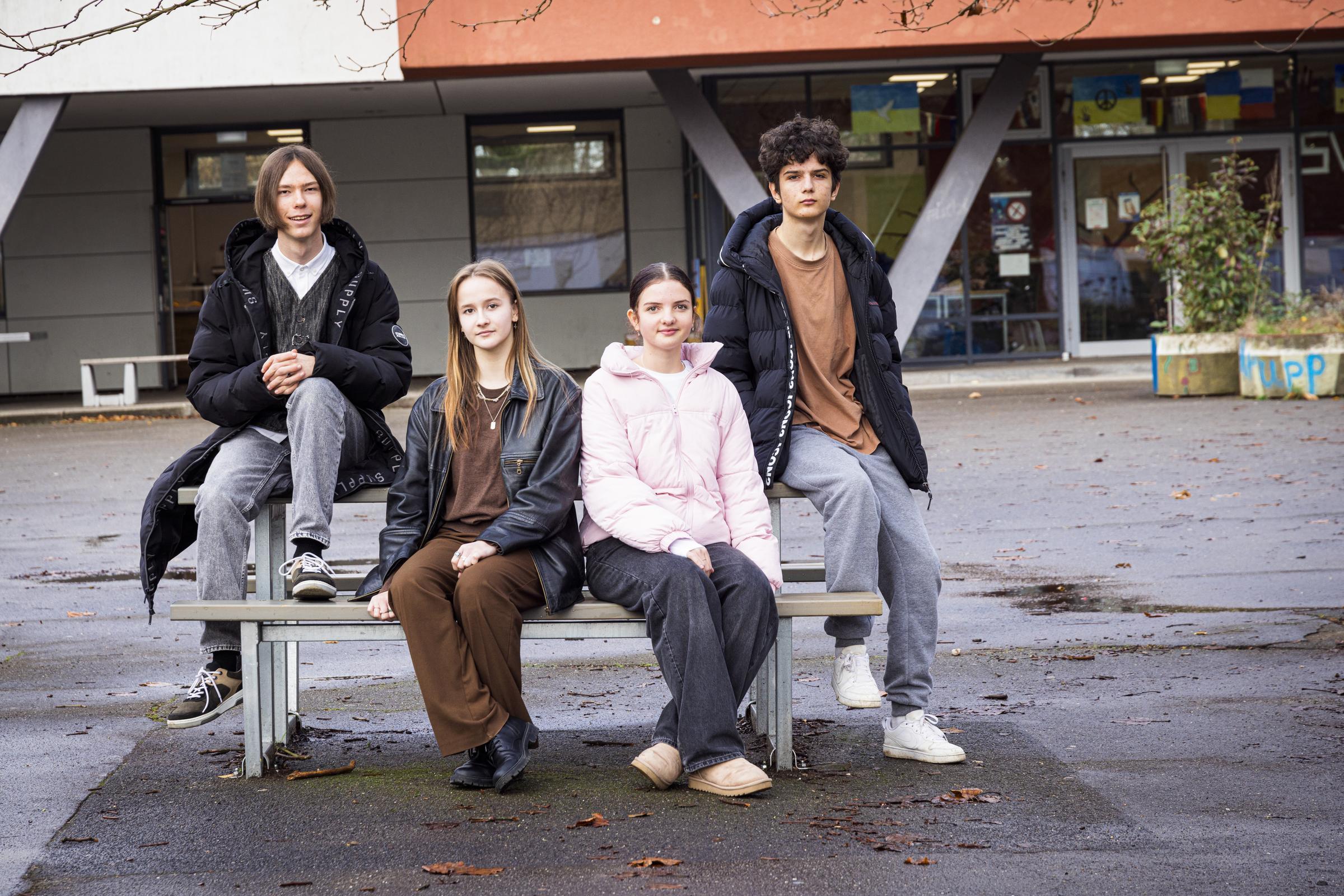 Geflüchtete Kinder aus der Ukraine am Krupp-Gymnasium in Duisburg Geflüchtete Kinder aus der Ukraine am Krupp-Gymnasium in Duisburg