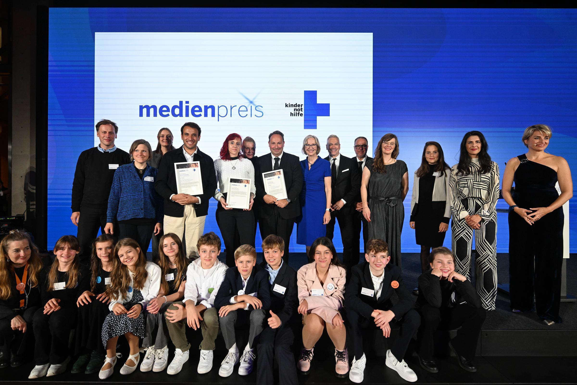 Kindernothilfe
Kindernothilfe-Medienpreis 14. November 2025
Kindernothilfe-Medienpreis 2025 Kindernothilfe
Kindernothilfe-Medienpreis 14. November 2025
Kindernothilfe-Medienpreis 2025