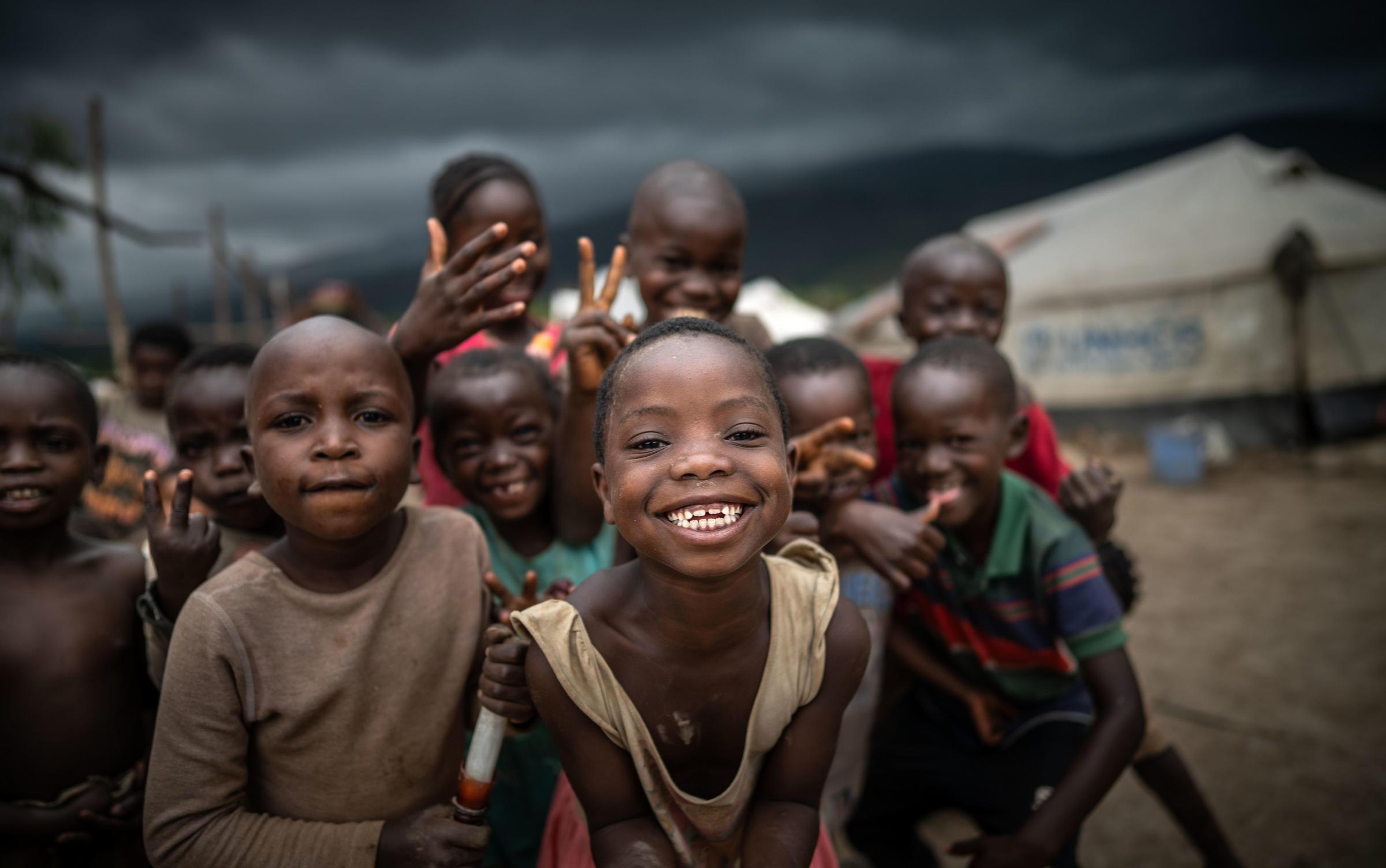 Eine Gruppe Kinder in Burundi (Quelle: Jakob Studnar) Eine Gruppe Kinder in Burundi (Quelle: Jakob Studnar)